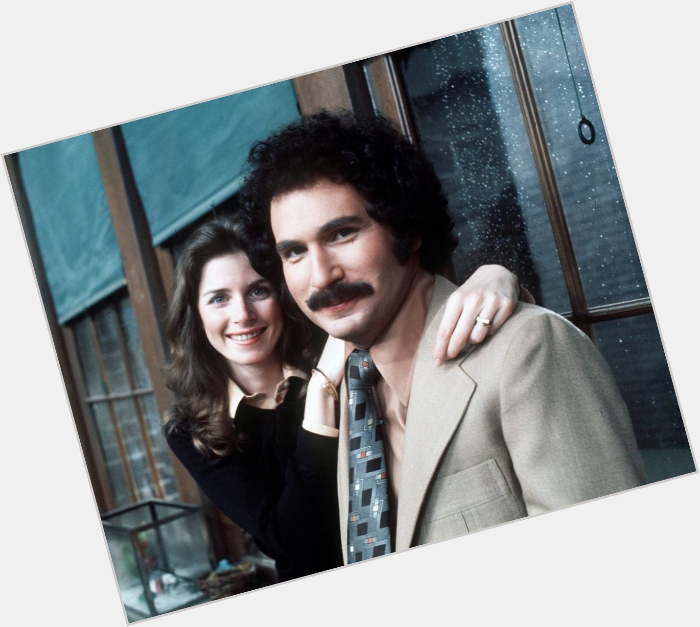 Happy Birthday to Gabe Kaplan who turns 75 today! Pictured here with Marcia Strassman on Welcome Back Kotter. 