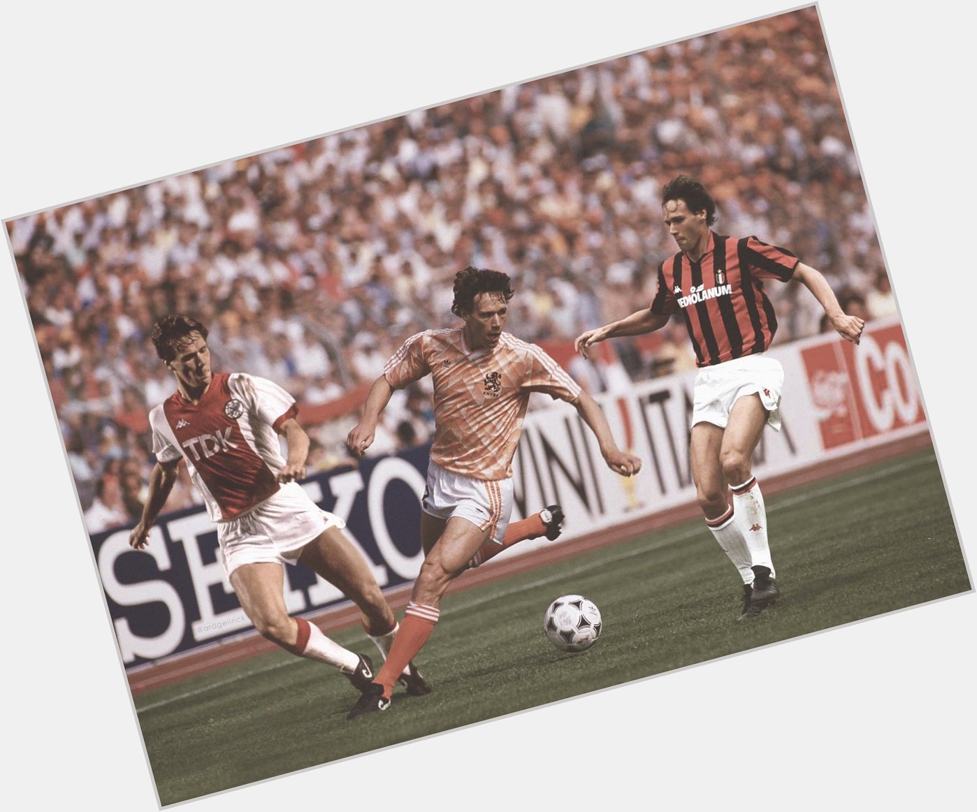 Happy birthday to Marco van Basten.
C H 5 7 R S!   