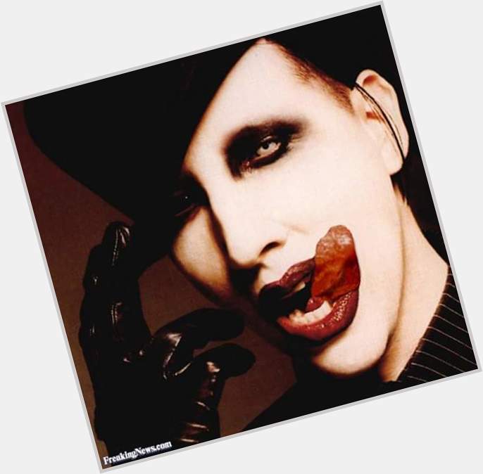 Happy birthday Marilyn Manson ^.^ ........... 