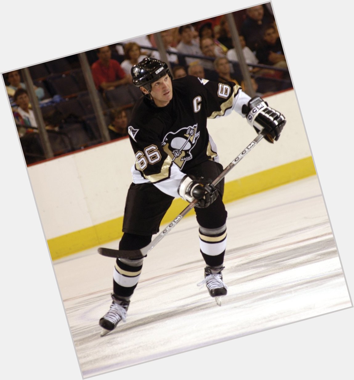 Happy 52nd birthday to Pittsburgh Penguins captain Mario Lemieux. 