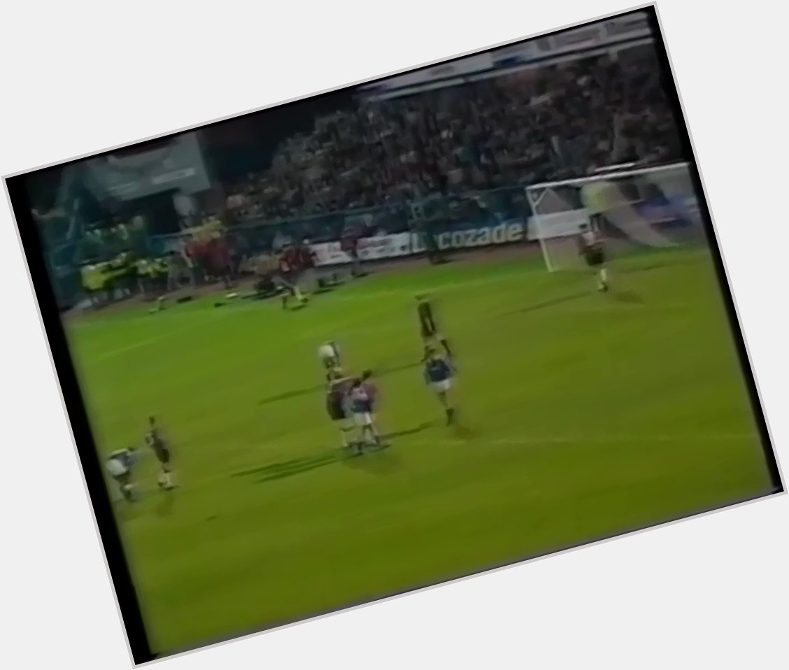 Happy 49th Birthday to Mark Bosnich Here is saving EIGHT penalties in the 93/94 season 