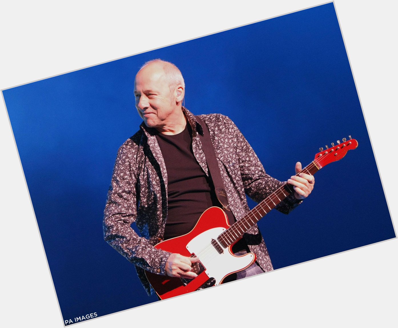 A very happy 66th birthday to the Sultan of Swing, Mark Knopfler. May your walk of life be long! 