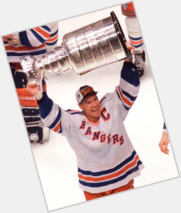 Happy 54th birthday to Mark Messier, who in 1994 became first Rangers captain in 54 years to hoist the Stanley Cup. 