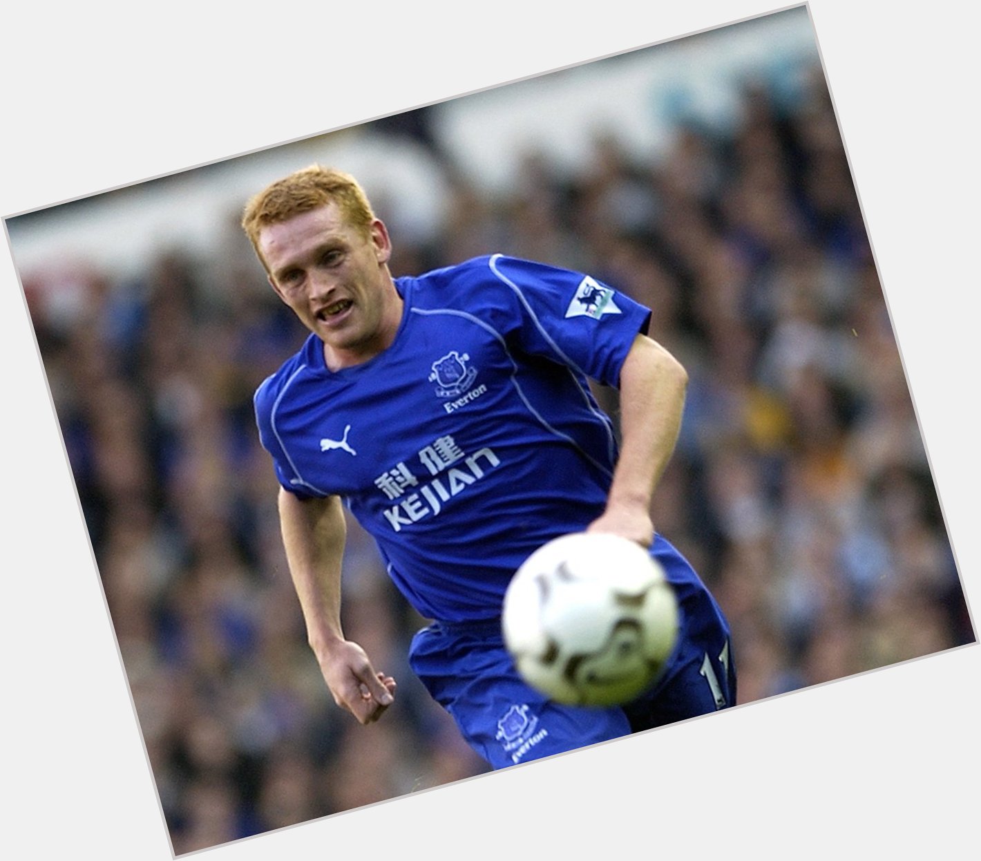 Happy 45th birthday to former Blue Mark Pembridge! The midfielder played for us between 1999 and 2003. 