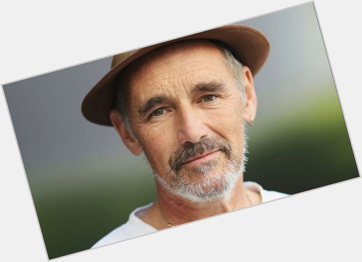 Happy birthday to the great Mark Rylance, who I d love to be a surprise Oscar nominee next week for Bones and All 