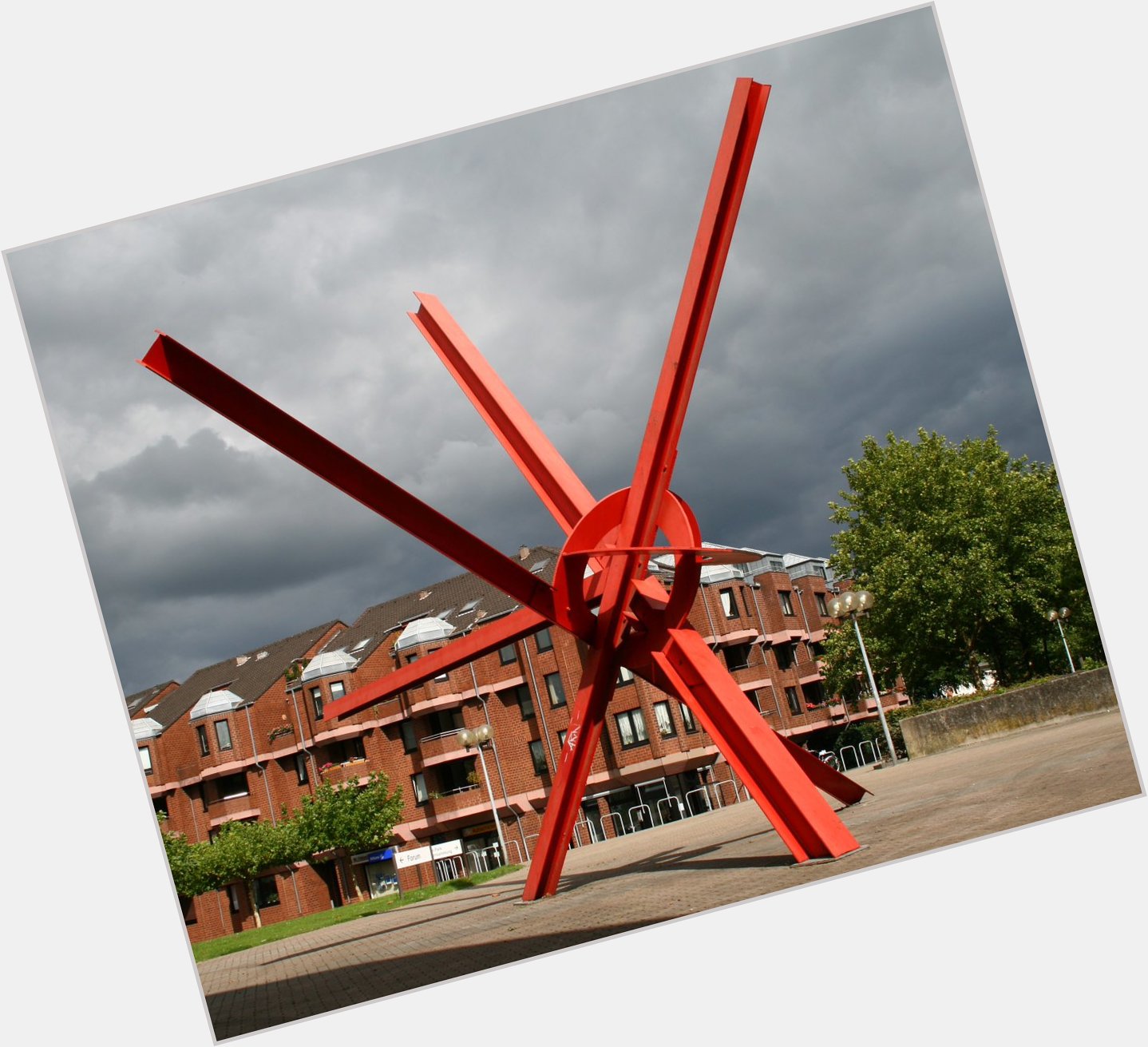 A very Happy 88th birthday weekend to Mark di Suvero:  