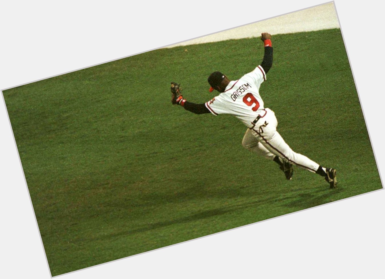 Happy 53rd birthday to Marquis Grissom, the man who caught the final out of the 1995 World Series. 