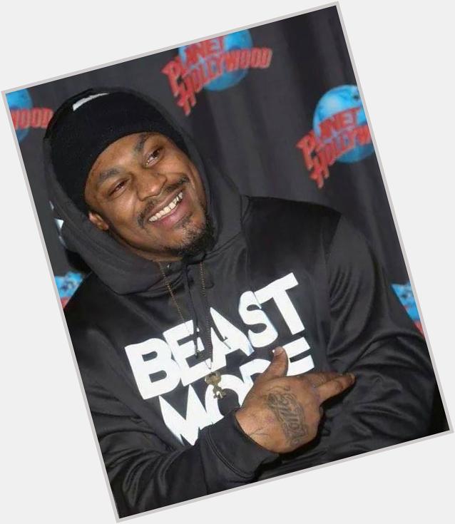 Give me a big beautiful happy birthday shout out to happy birthday Marshawn Lynch 