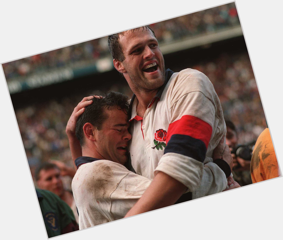  Happy 54th birthday to former England lock Martin Bayfield! 