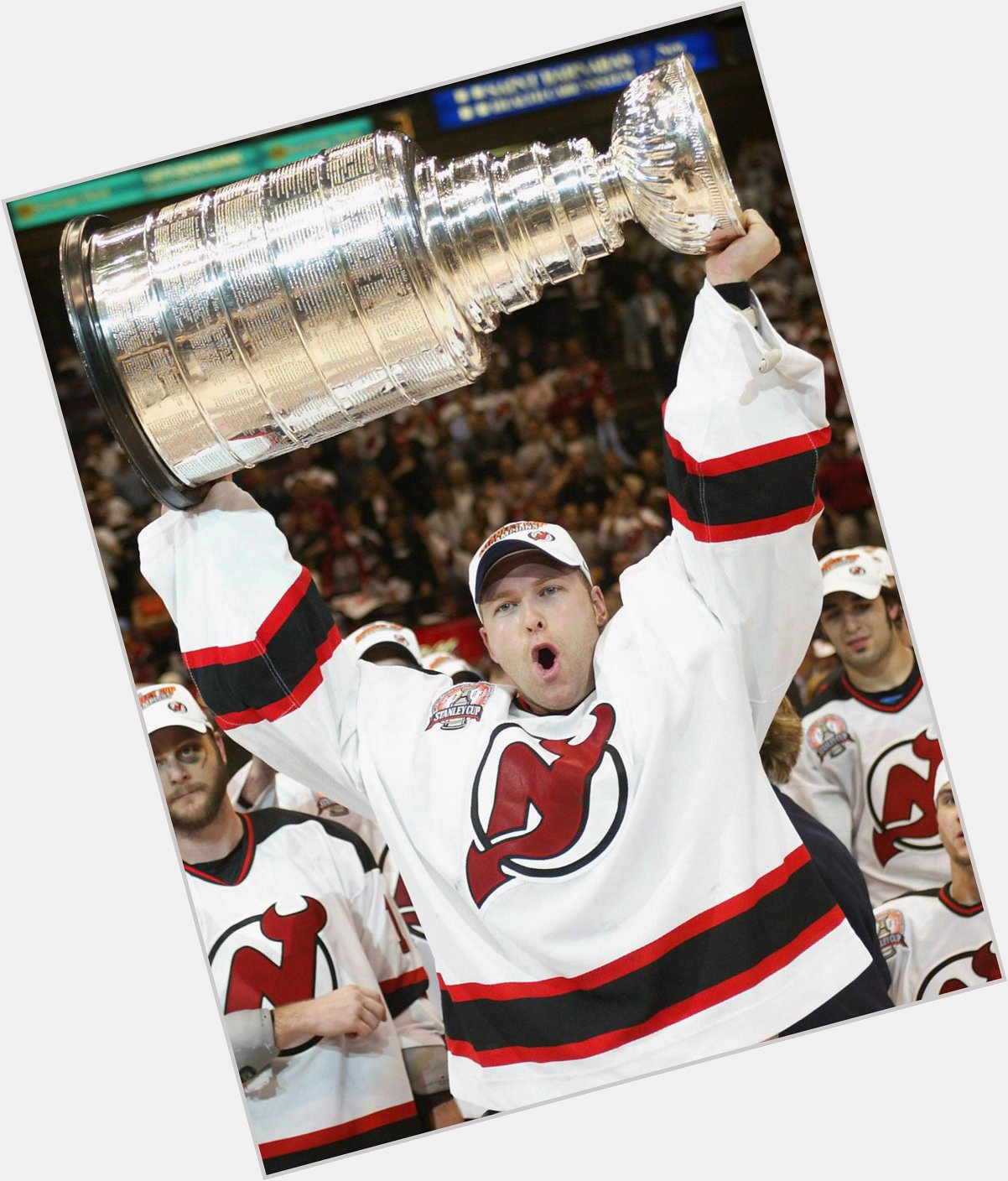 Wishing a happy 43rd birthday to legend Martin Brodeur! 