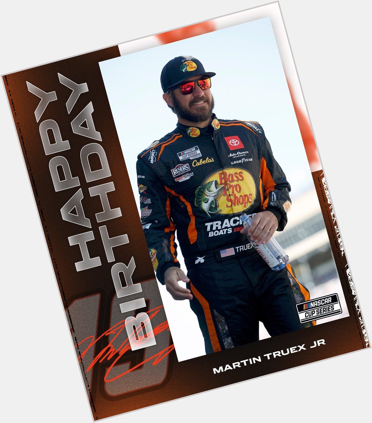 Today\s your day Martin Truex Jr!
Happy birthday to the driver of the No. 19   