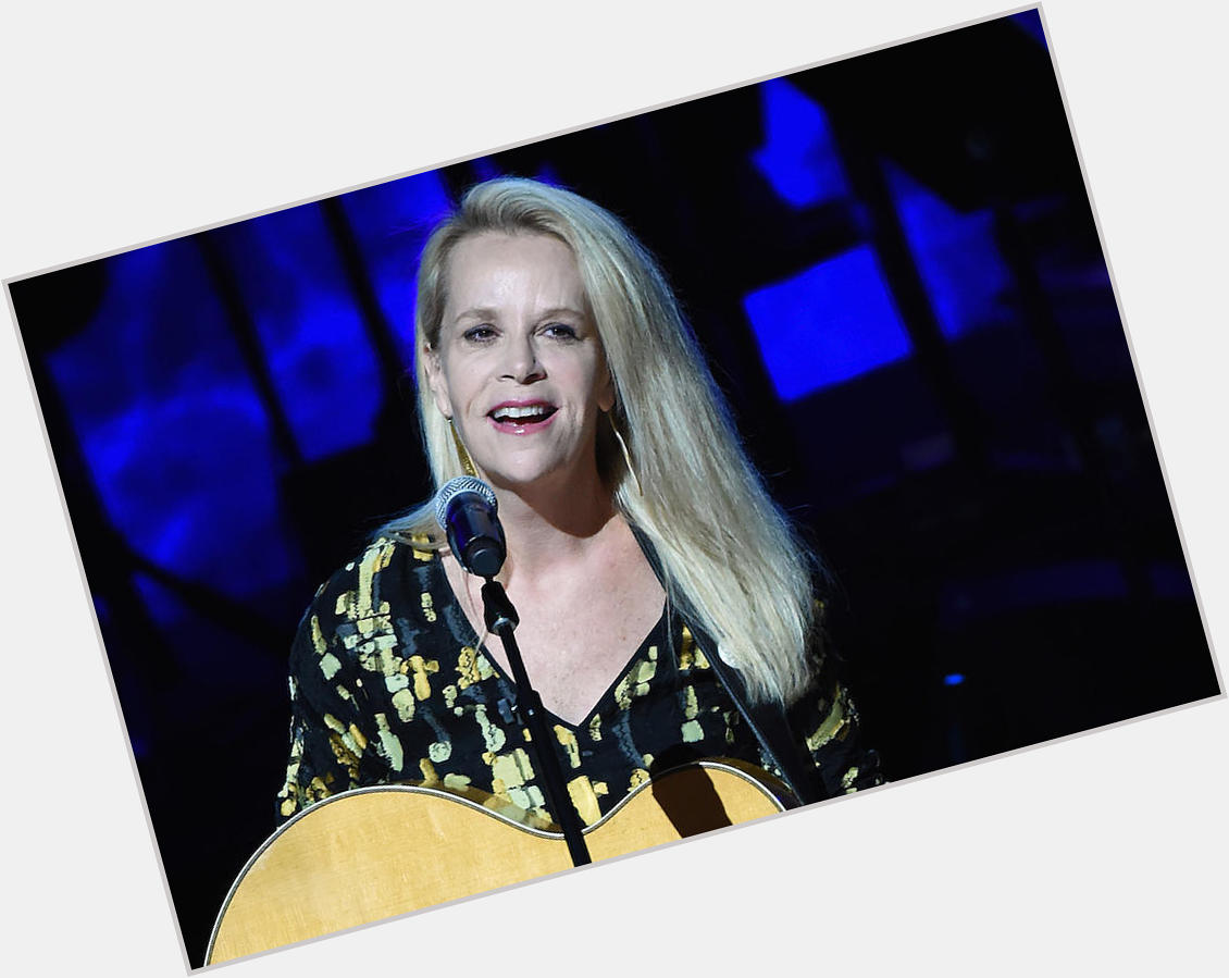 Happy 65th birthday to singer/songwriter Mary Chapin Carpenter. 