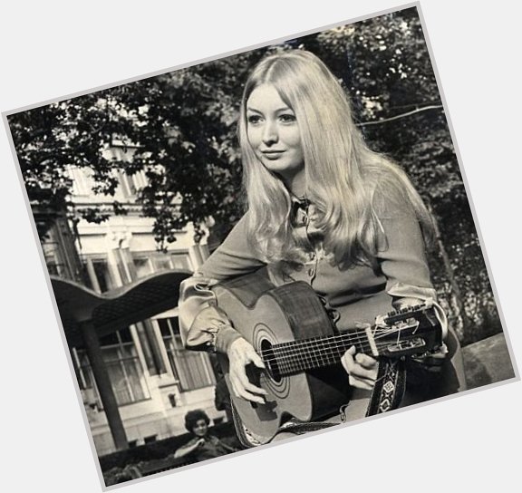 Happy Birthday to Welsh folk singer Mary Hopkin, born on this day in Pontardawe in 1950.    