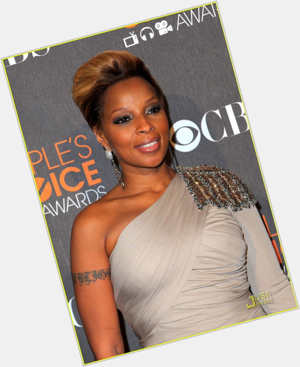 Happy Birthday to Mary J. Blige, who turns 44 today! 