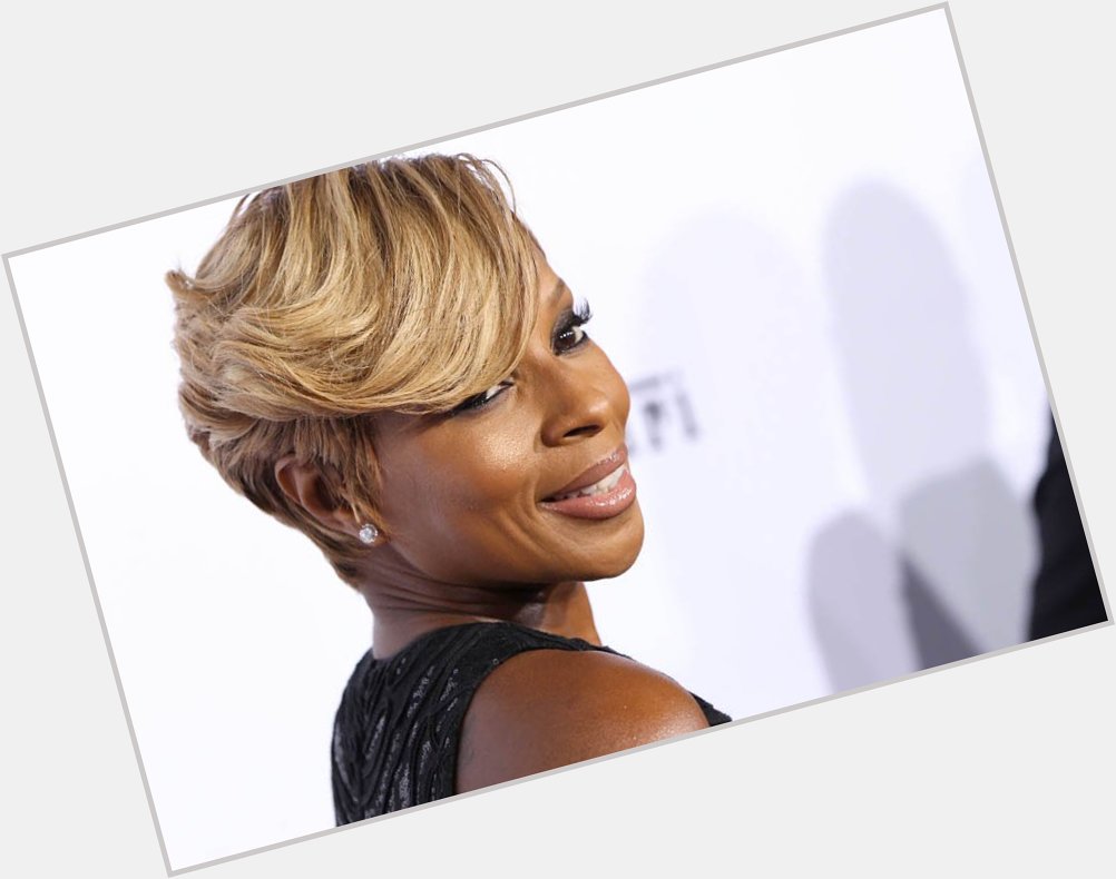 Happy birthday to you and singer Mary J Blige, she turns 46 years today 