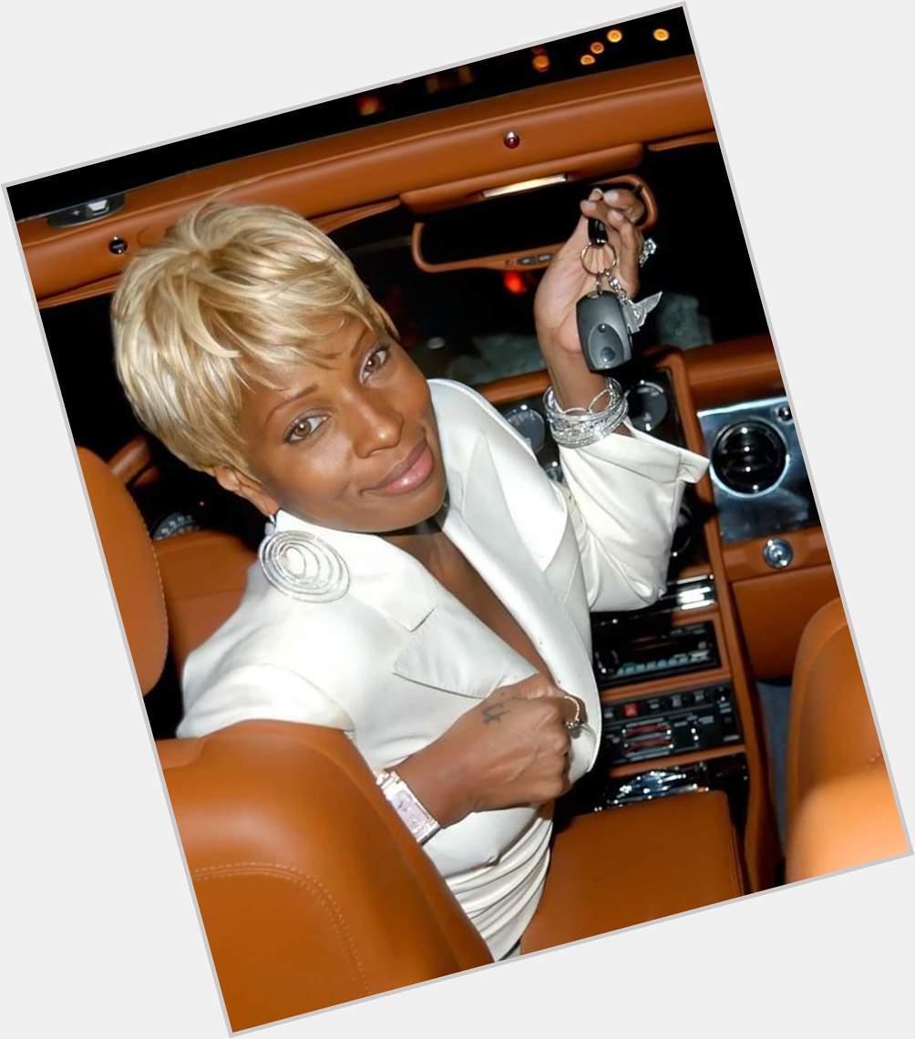 Happy 52nd Birthday to Mary J. Blige  