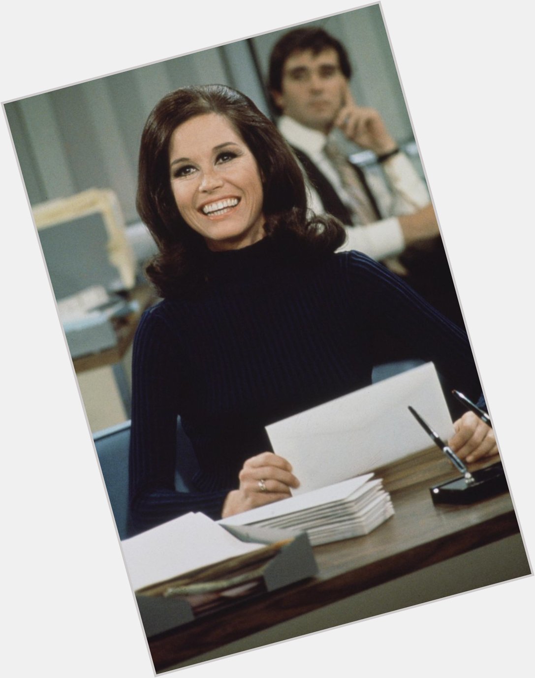 Happy birthday to Mary Tyler Moore, star of The Mary Tyler Moore Show, Dick Van Dyke Show, Ordinary People & more! 