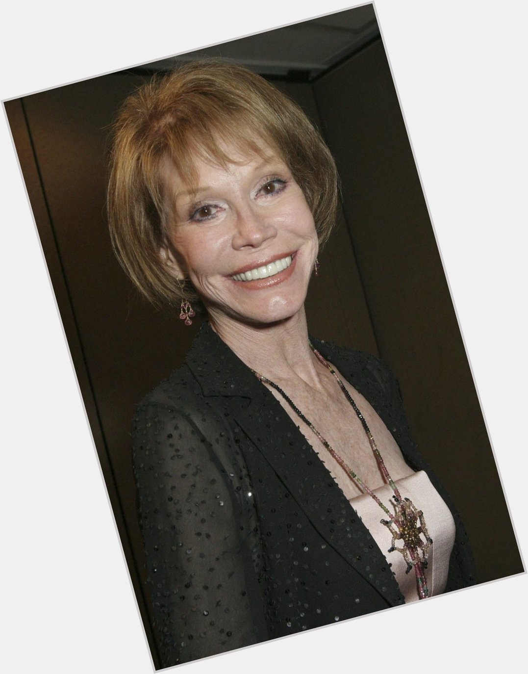 Happy Birthday to the late Mary Tyler Moore who would\ve turned 85 today. 