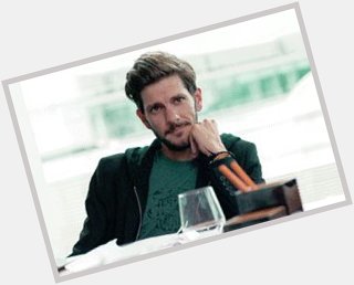 Happy birthday to the one and only Mathew baynton ily dude 