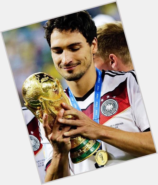 Happy birthday to one of the best defenders in the world. Mats Hummels turns 26 today 