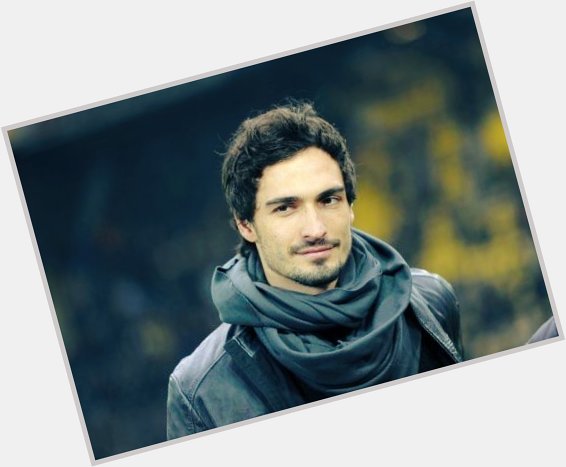 Happy Birthday to Mats Hummels!  (Who can pull off a scarf better than I can) 
