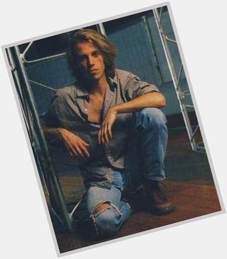 Happy birthday to Matt Cameron whos 52! Such a badass drummer of  and temple of the dog.    