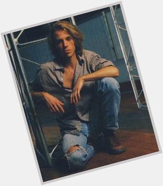 Happy birthday to one of the coolest drummers I\ve ever listened to, Soundgarden and Pearl Jam\s Matt Cameron! 