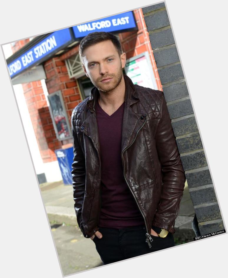 Happy 28th birthday to who plays Dean Wicks! 
