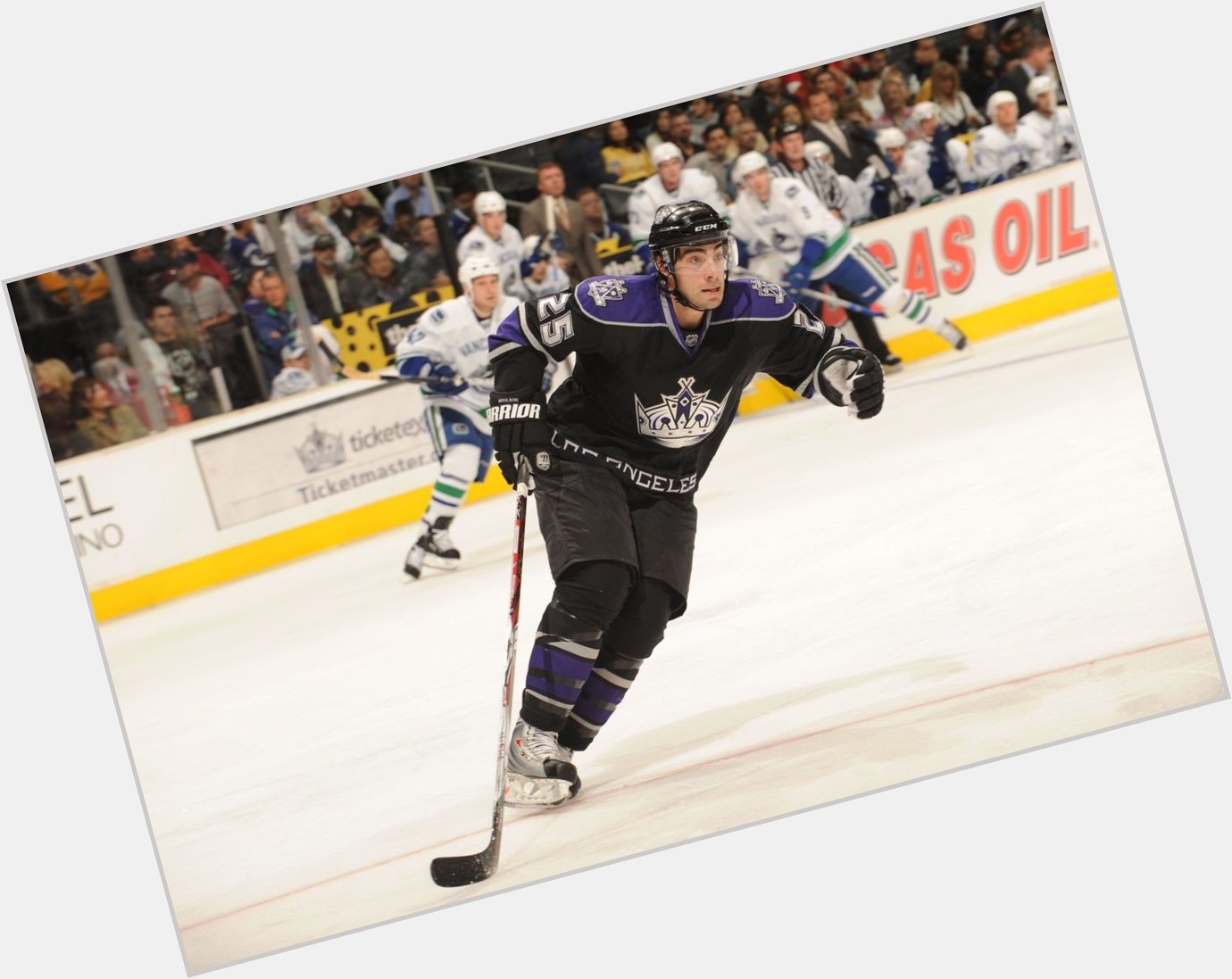 Happy birthday to former forward Matt Moulson, who was born on November 1, 1983.  