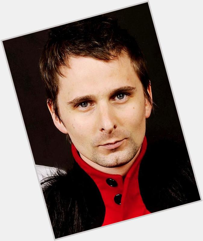 Happy Birthday Matthew Bellamy!!vokalis band Muse ini bs mencapai range vokal 3.7 octaves !tahun ini berusia 37 tahun 