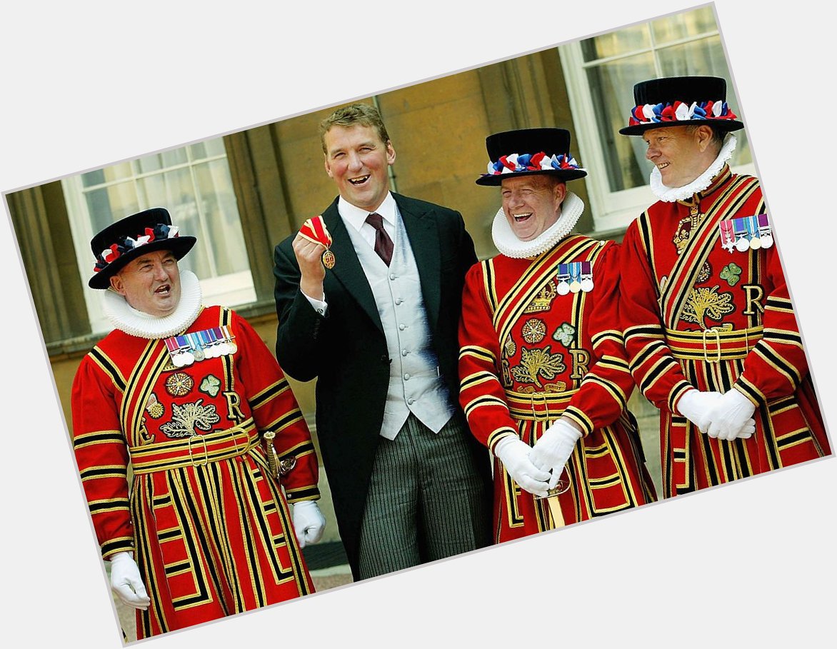 Happy birthday, Sir Matthew Pinsent Consecutive Olympic gold medals:    Amazing . 