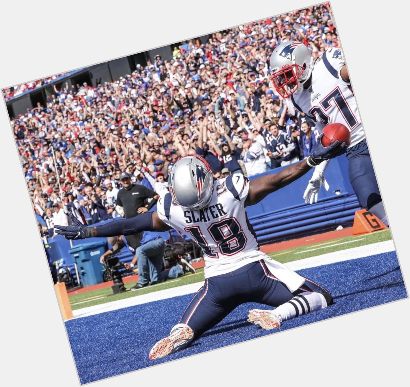 Happy Birthday Matthew Slater,  
One of the best special teamers to ever do it   