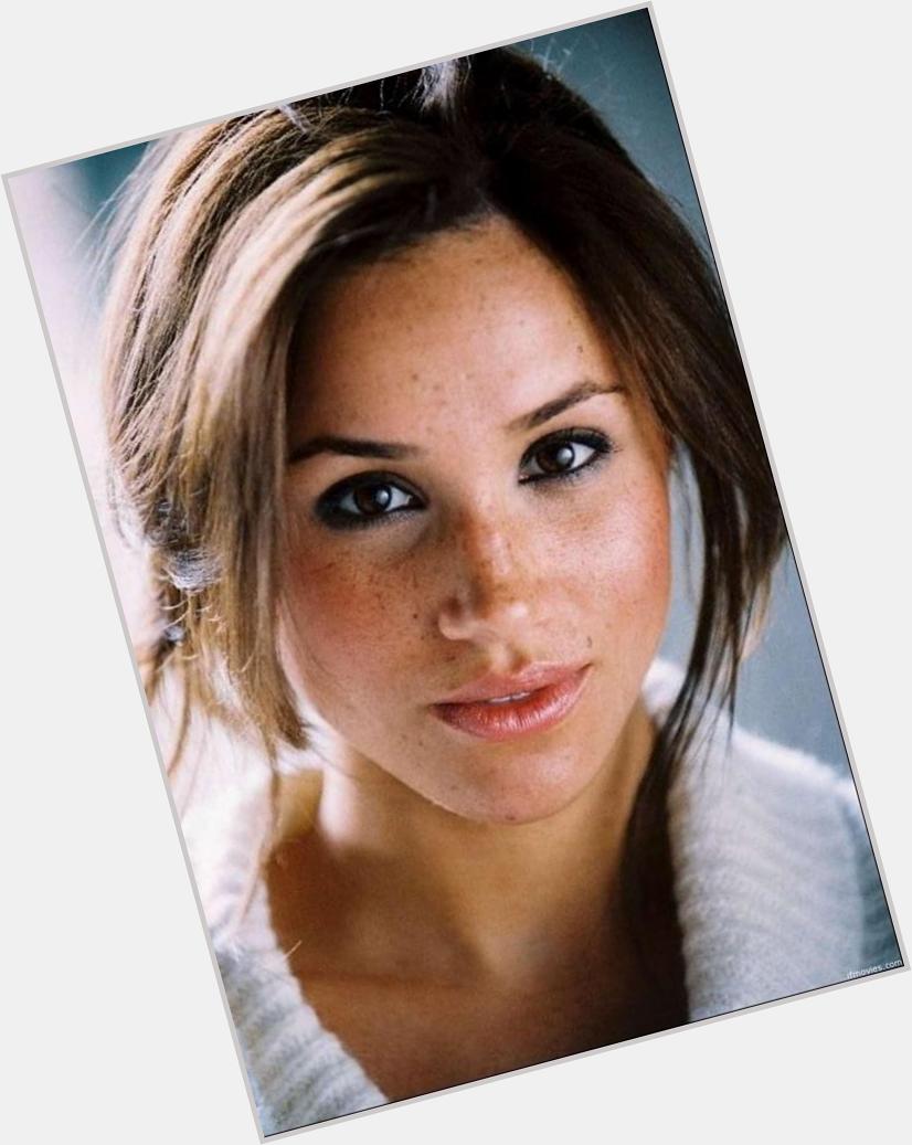 Happy time, people! Happy 33rd birthday star, Meghan Markle. One of the main reasons I watch the show! :) 