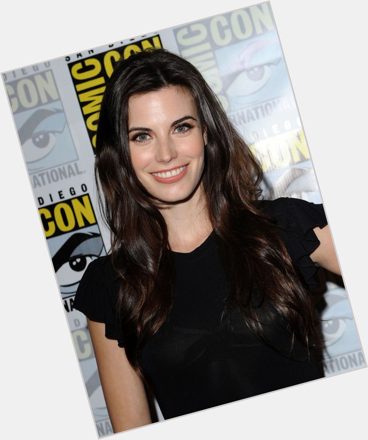 Happy birthday to the amazing Meghan Ory    