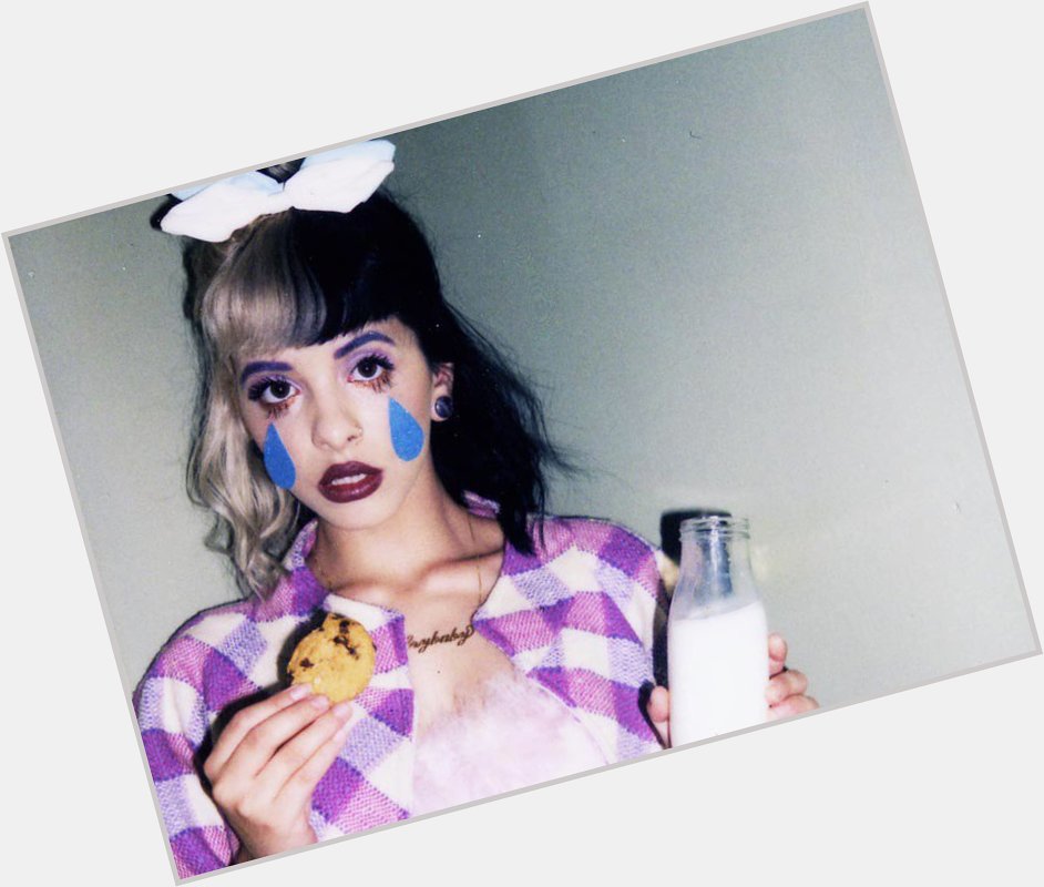 Happy fucking Birthday Melanie Martinez :D you are a gift in this life. 