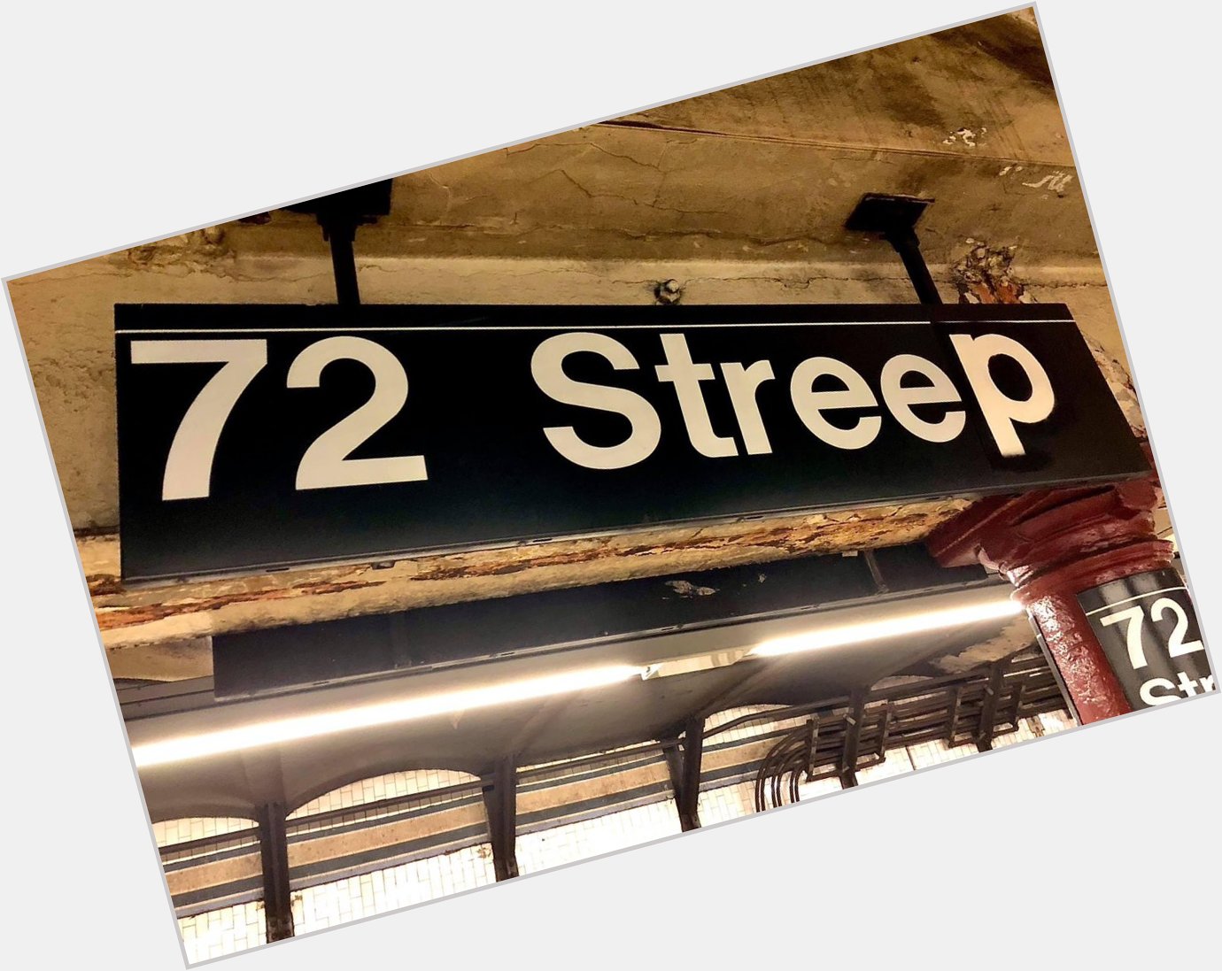  Happy 72 birthday Meryl Streep! We here in NYC are celebrating you on 72 Streep!!! 