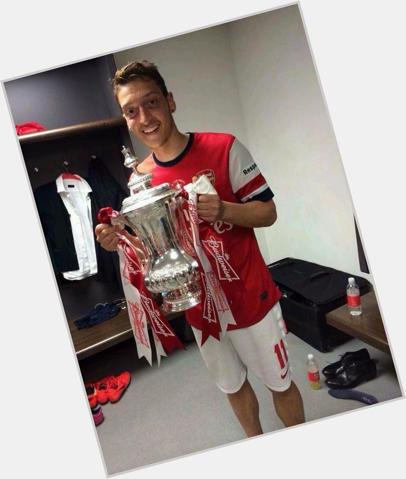 Happy 26th birthday to You sold bale we signed mesut ozil 
Mesut ozil 
        Mesut ozil 