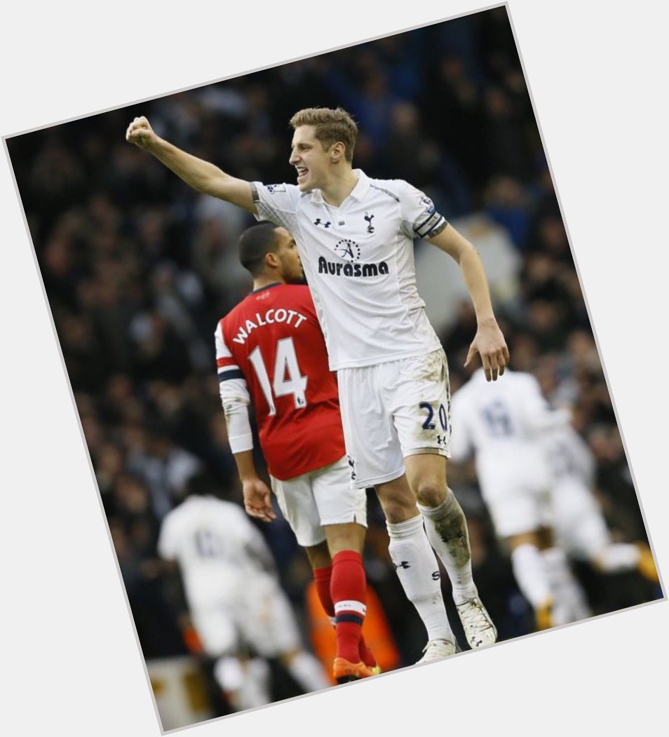 A very happy birthday to former centre back and captain Michael Dawson. He was a Spur through and through!   