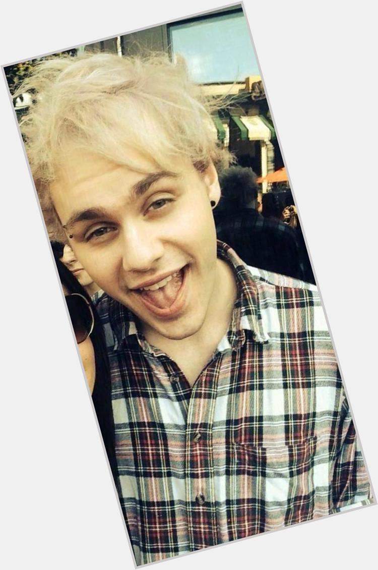Happy birthday to the one and only, michael gordon clifford, you punk rock kitten (: 