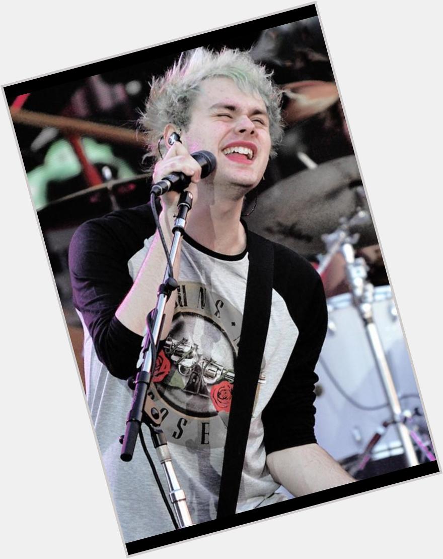 HAPPY BIRTHDAY MICHAEL GORDON CLIFFORD!    1 9                I JUST WANNA BE BESIDE YOU , YOU LOOKS SO PERFECT ILY 