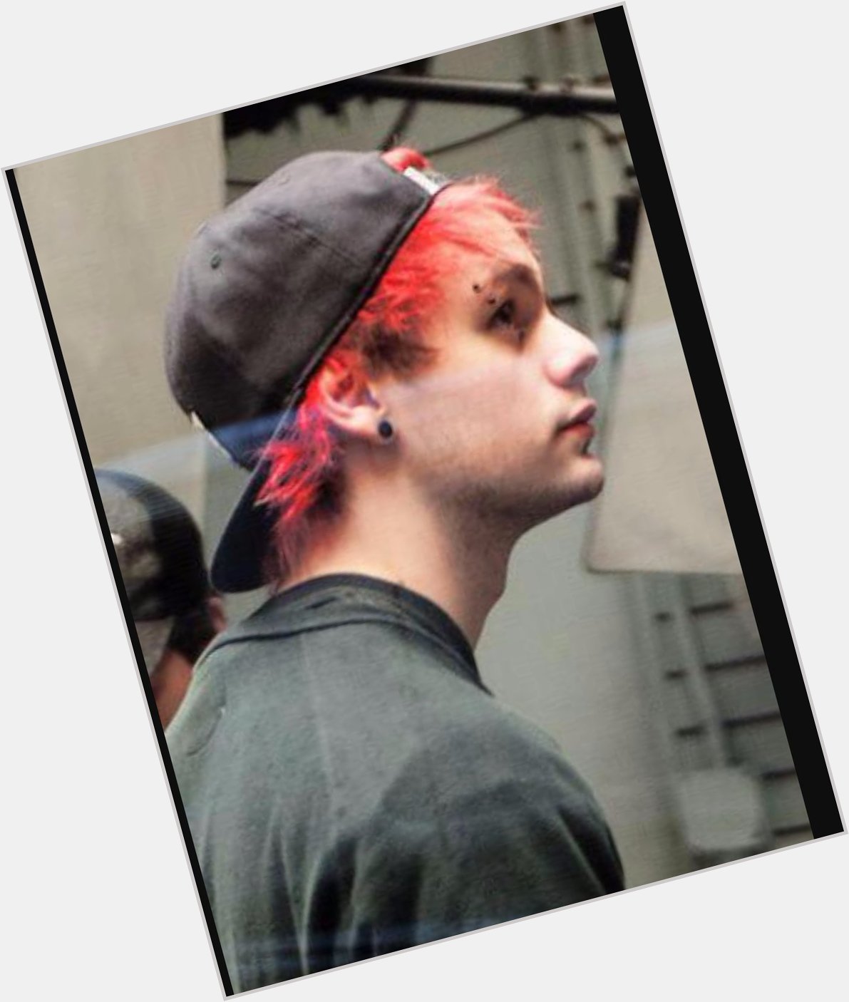 HAPPY 20TH BIRTHDAY thank you for inspiring me to alway be myself. Ily Michael Gordon Clifford! x 