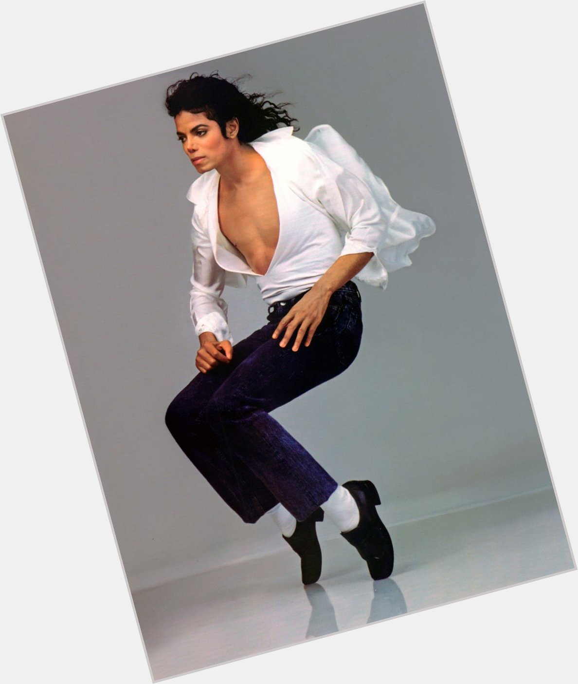 On this day in 1958, Michael Jackson, the King of Pop was born in Gary, Indiana at 7:33 pm. Happy birthday   