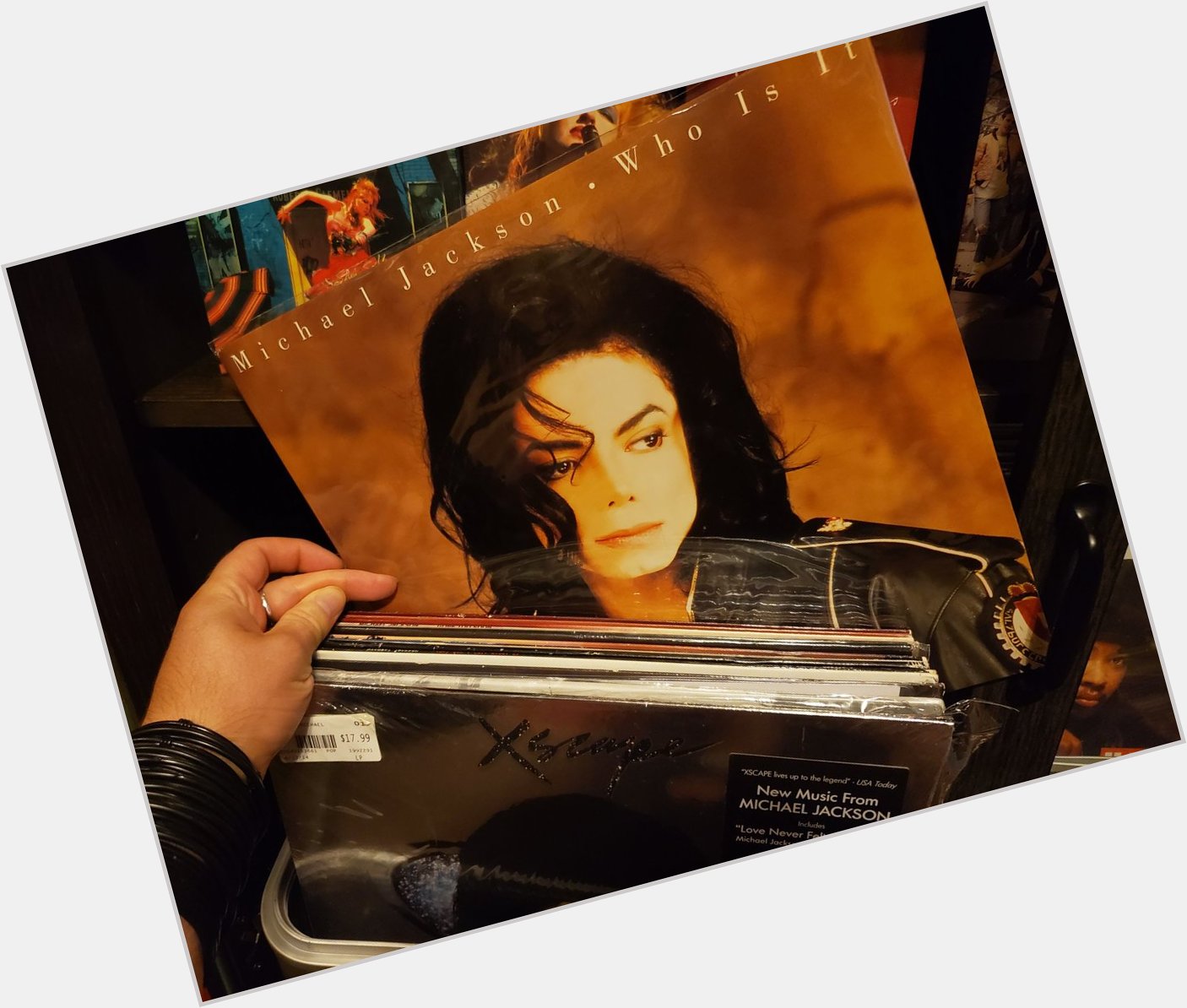 Happy Birthday Michael Jackson .
What\s your favorite MJ memory? 
