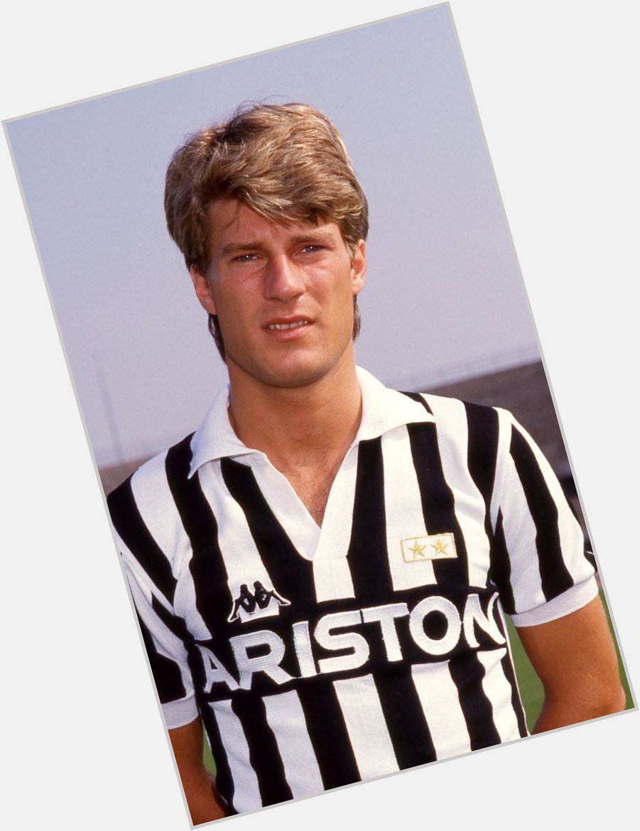 Happy birthday to Michael Laudrup, who turns 57 today.

Games: 151
Goals: 35 : 2 