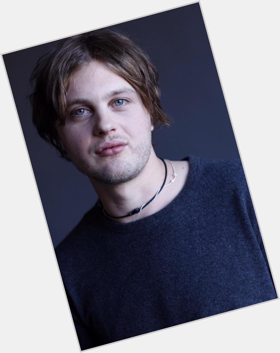 I wanna wish a happy 34th birthday 2 Michael Pitt I hope he has fun with his loved ones 