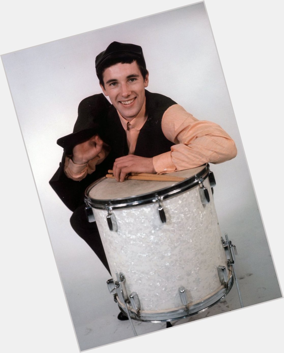 Happy Birthday to the great Avory of Kinks.  This guy knows how to really play drums. 