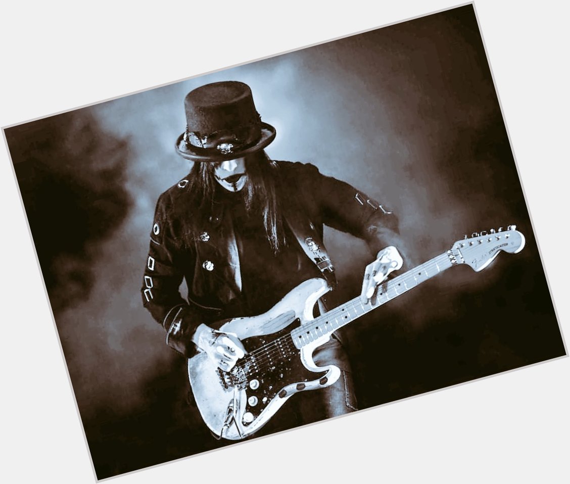 Happy birthday  MICK MARS 71

What\s your favorite MÖTLEY CRUË songs? 