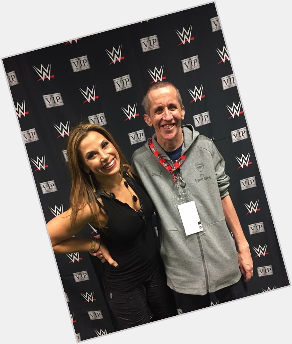  happy birthday mickie James hope your having a good day. Was nice meeting you last November 