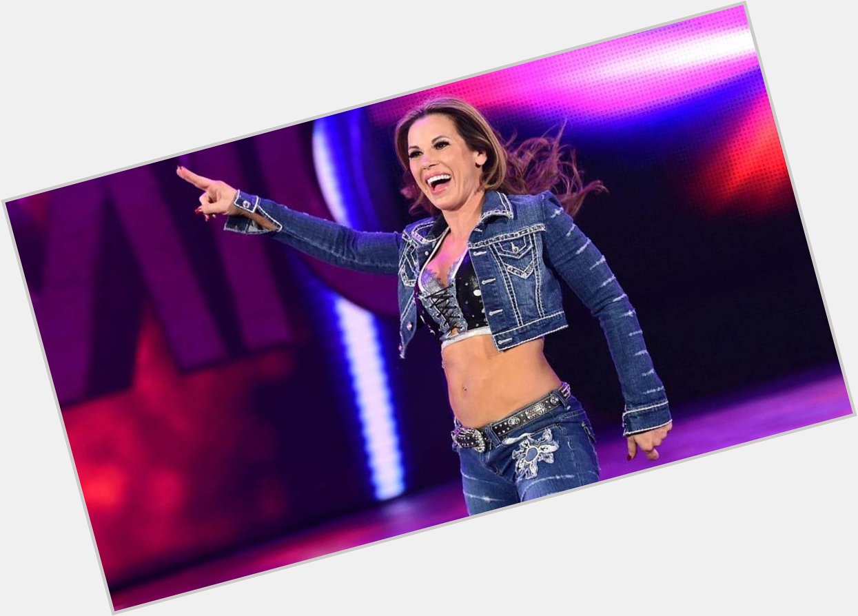 Happy Birthday to Mickie James, who turns 39 today! {   