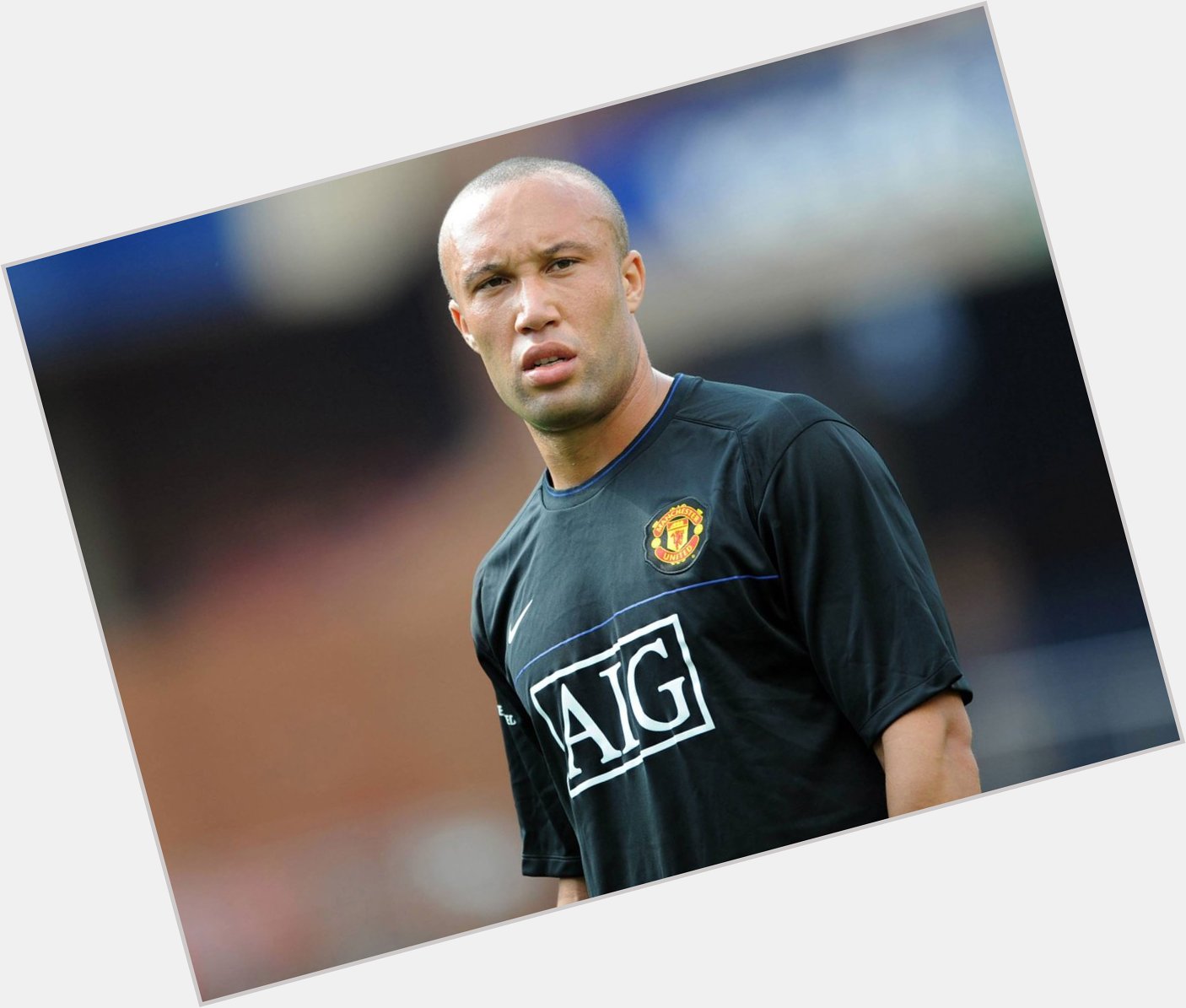 Happy birthday to former Manchester United, Arsenal and France defender Mikael Silvestre, who turns 40 today! 